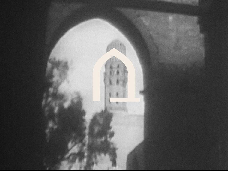 Still from the video in the post.